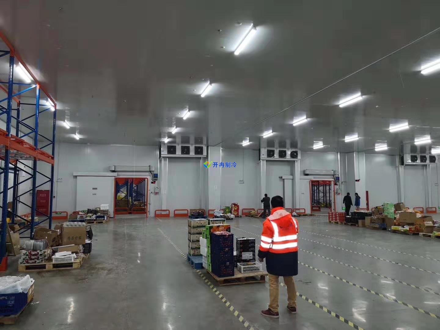 2300平的冷凍庫工程,包含所選擇的制冷設備多少錢